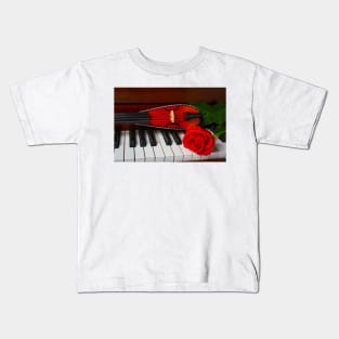 Pocket Violin With Red Rose On Piano Kids T-Shirt